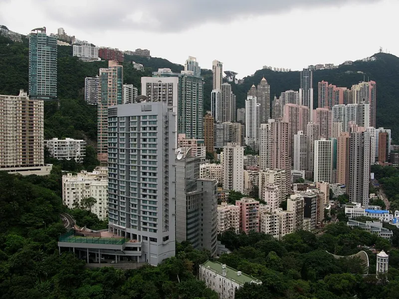 Floors, Neighbors, and Friendships: The Hidden Community Logic of Mid-Rise Living